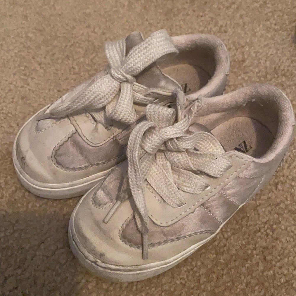 Girls toddler sneakers